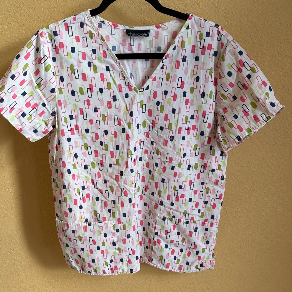 Cherokee Geometric Print Scrub Top